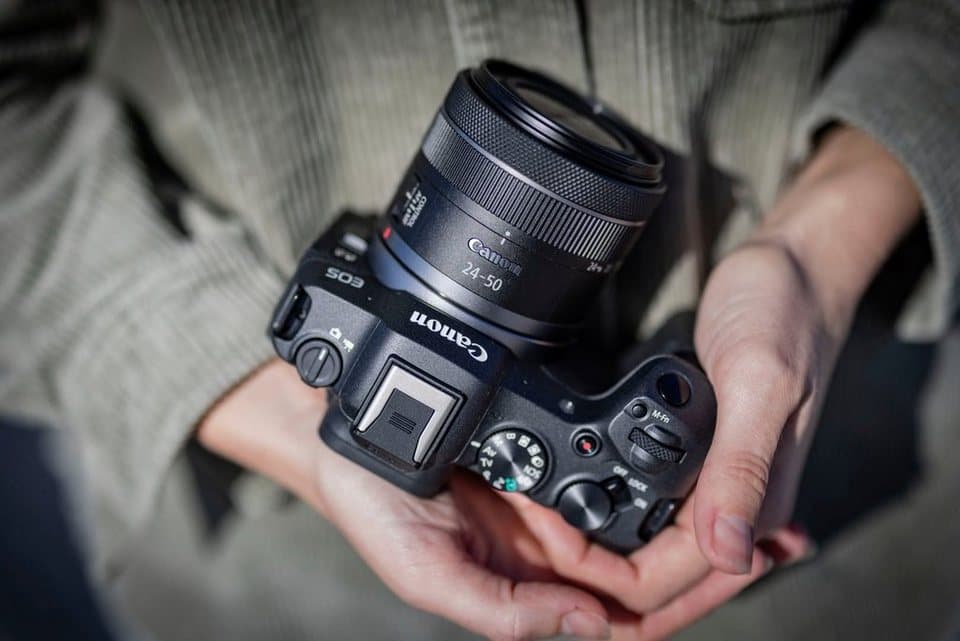 Canon EOS R8 + RF 24-50mm F4.5-6.3 IS STM Kit Systemkamera (RF 24-50mm F4.5-6.3 IS STM, 24,2 MP, Bluetooth, WLAN, verfügbar ab 17.04.23) - Thumbnail 23