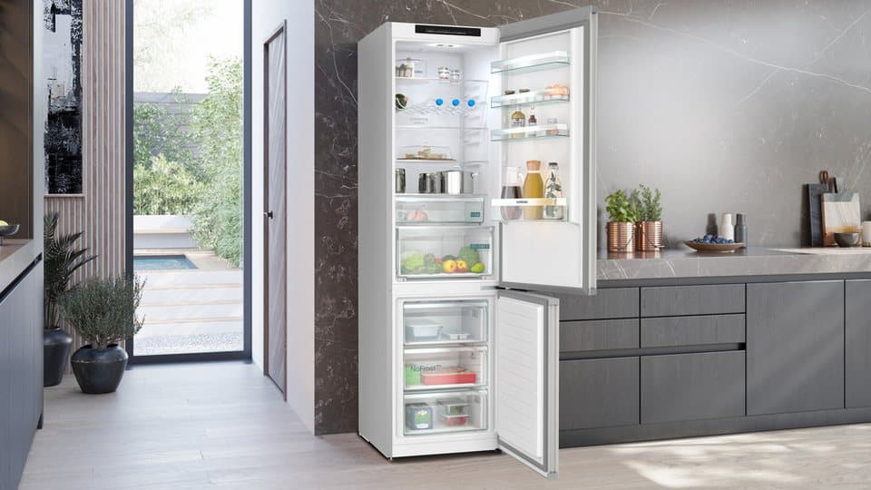 SIEMENS Kühl-/Gefrierkombination iQ300 KG39N2LAF, 203 cm hoch, 60 cm breit, noFrost, hyperFresh 0°C Schublade, nahtlose Platzierung, LED-Licht - Thumbnail 17