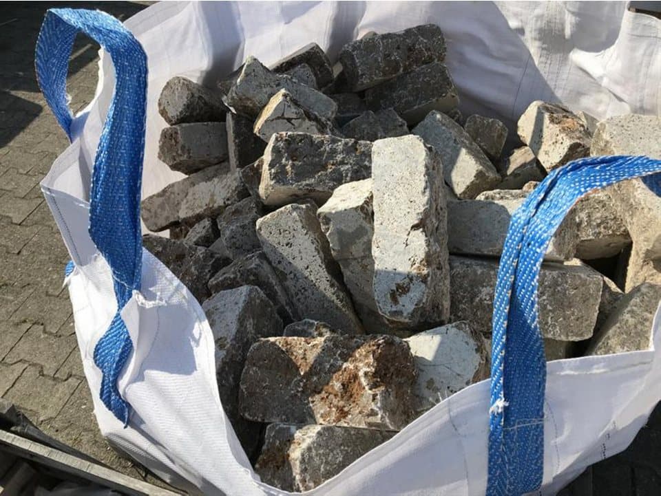 Blümelhuber Mauerstein Pflastersteine - Reihenpflaster - Muschelkalk, gemischtfarben - 960kg, Naturprodukt, natürliche Schwankungen in Farbe und Einschlüssen