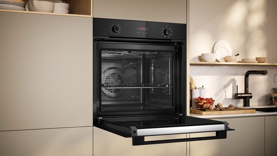 NEFF Backofen-Set BX46PIB0, mit Teleskopauszug nachrüstbar, Pyrolyse-Selbstreinigung, Mühelose Pyrolyse-Reinigung & Backen auf 3 Ebenen mit CircoTherm® - Thumbnail 2