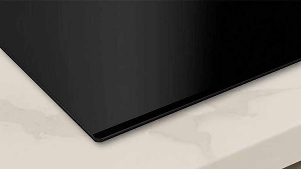 NEFF Flex-Induktions-Kochfeld N 90 T68FTV4L0, Präzise Steuerung mit Twist Pad® & intuitive, flexible Kochzonen - Thumbnail 3