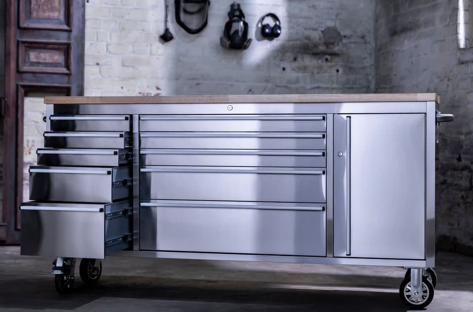 ONDIS24 Werkstattwagen Werkzeugwagen aus Edelstahl mit 1 Tür 10 Schubladen, max. Traglast:300 kg, fahrbar, kugelgelagerten Schubladen, abschließbar, Massivholzplatte - Thumbnail 2