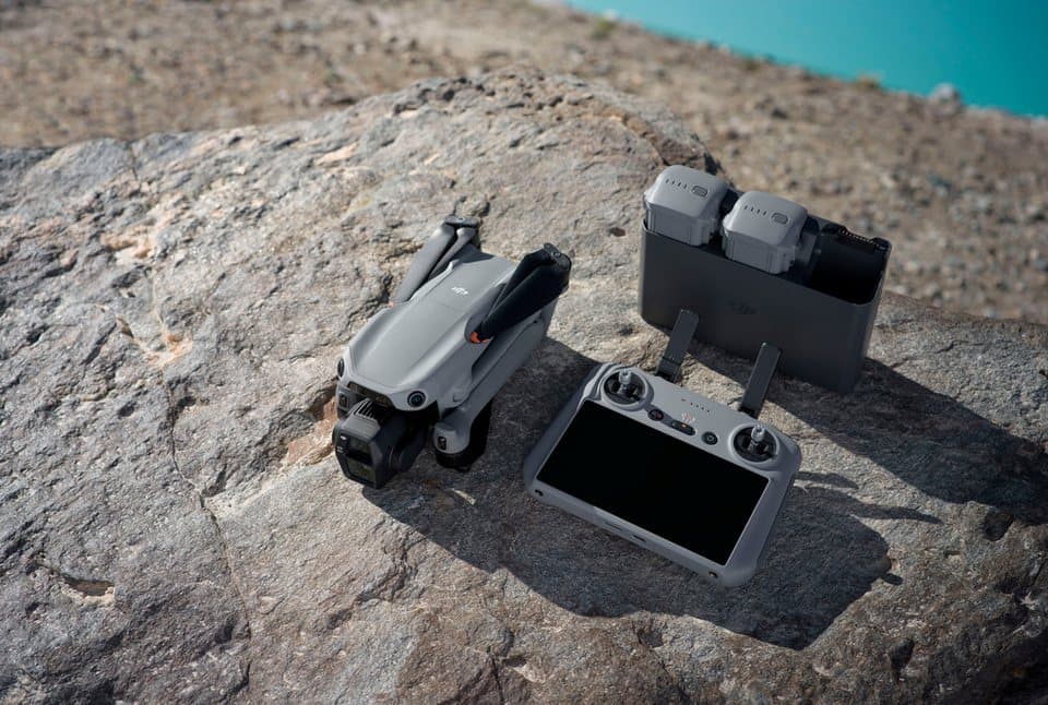 DJI Air 3S Fly More Combo (DJI RC 2) Drohne (4K Ultra HD, DJI RC 2 Fernsteuerung, 3 Akkus, Ladestation und Umhängetasche) - Thumbnail 7