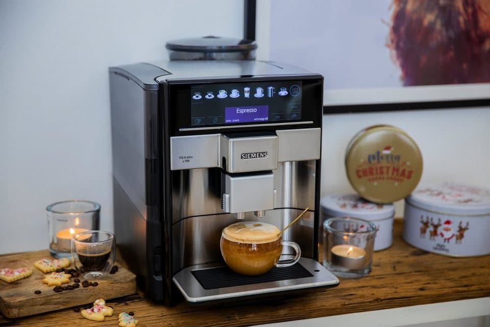 SIEMENS Kaffeevollautomat EQ6 plus s700 TE657503DE, Doppeltassenfunktion, Keramikmahlwerk, viele Kaffeespezialitäten, automatische Dampfreinigung, edelstahl - Thumbnail 3
