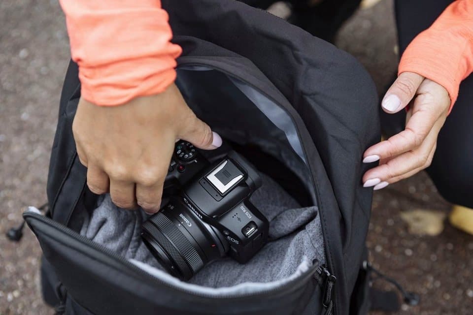 Canon EOS R50 + RF-S 18-45mm F4.5-6.3 IS STM Kit Systemkamera (RF-S 18-45mm F4.5-6.3 IS STM, 24,2 MP, Bluetooth, WLAN, inkl. RF-S Objektiv 18-45 IS) - Thumbnail 14