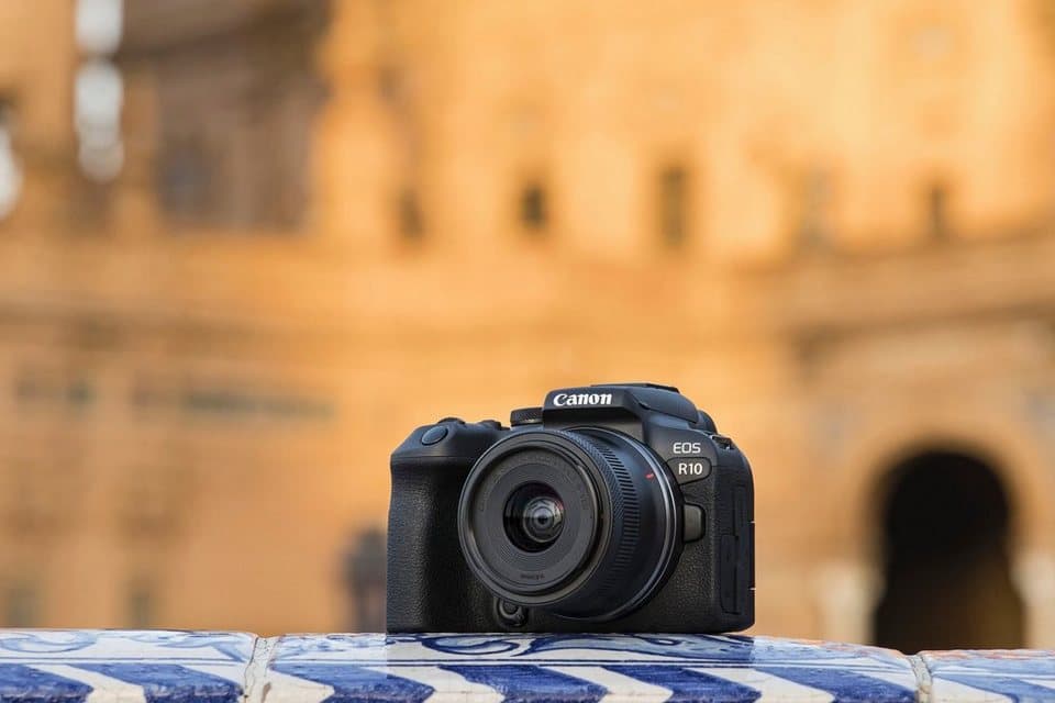 Canon EOS R10 + RF-S 18-45mm F4.5-6.3 IS STM Kit Systemkamera (RF-S 18-45mm F4.5-6.3 IS STM, 24,2 MP, Bluetooth, WLAN, inkl. RF-S 18-45mm Objektiv) - Thumbnail 9
