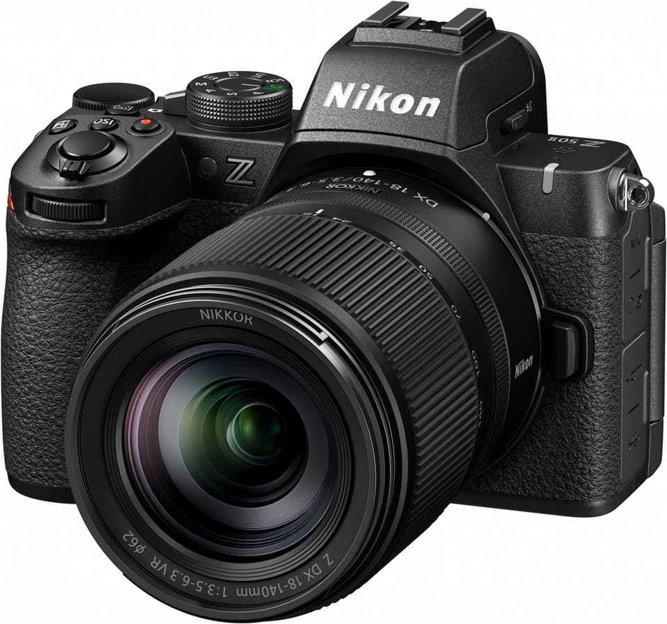 Nikon Kit Z50II + 16–50 mm VR + 50–250 mm VR Systemkamera (NIKKOR Z DX 16–50mm f/3,5-6,3 VR, NIKKOR Z DX 50–250mm f/4,5–6,3 VR, 20,9 MP, Bluetooth, WLAN) - Thumbnail 8