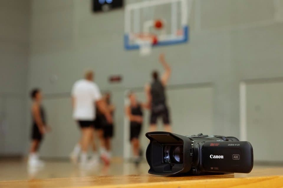 Canon LEGRIA HF G70 Camcorder (4K Ultra HD, 20x opt. Zoom) - Thumbnail 5