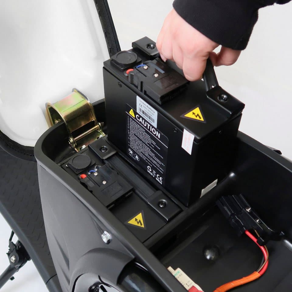 Rolektro E-Motorroller E-Chopper 45, 60V-25,6Ah Lithium-Akku, 3000 Watt, 3500 W, 45 km/h, bis zu 54 km Reichweite, mit USB-Anschluss und integr. Alarmanlage - Thumbnail 11