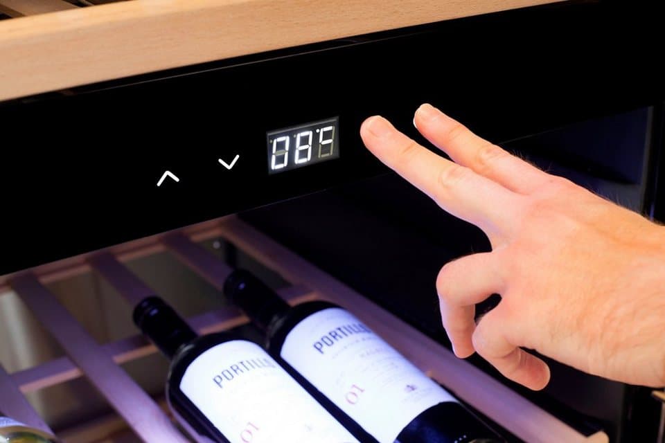 Caso Weinkühlschrank 726 WineExclusive 66 Smart - Thumbnail 3